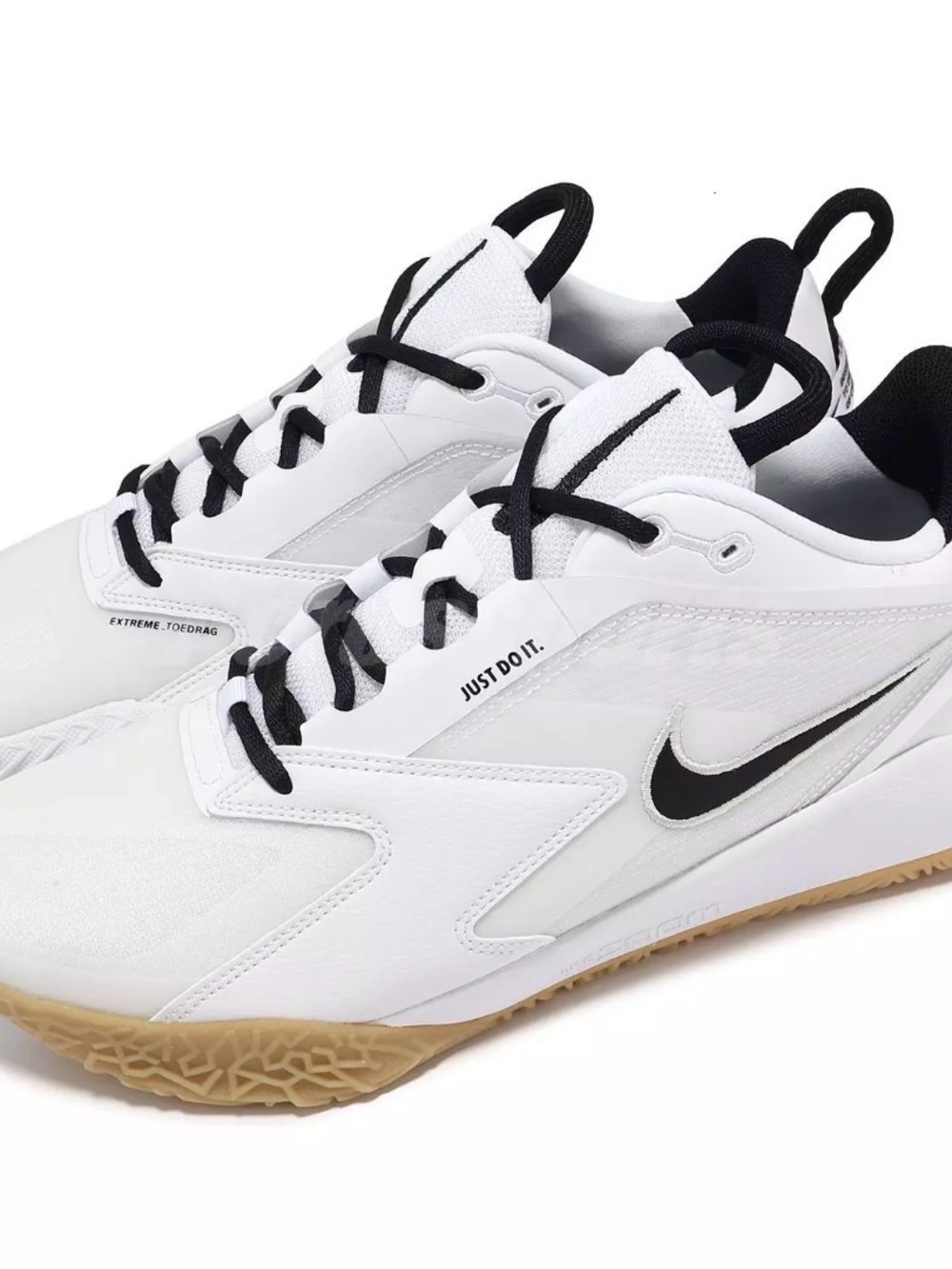 Nike airzoom HyperAce 3 Mens 7 White and Black Sneakers with Gum Outsole